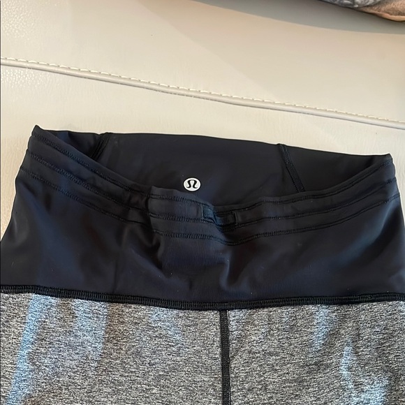 Lululemon Athletica Black and Gray Active Leggings - Picture 2 of 4